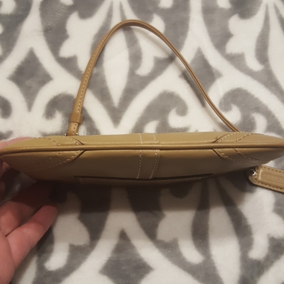 Authentic Coach wristlet - Picture 7 of 7